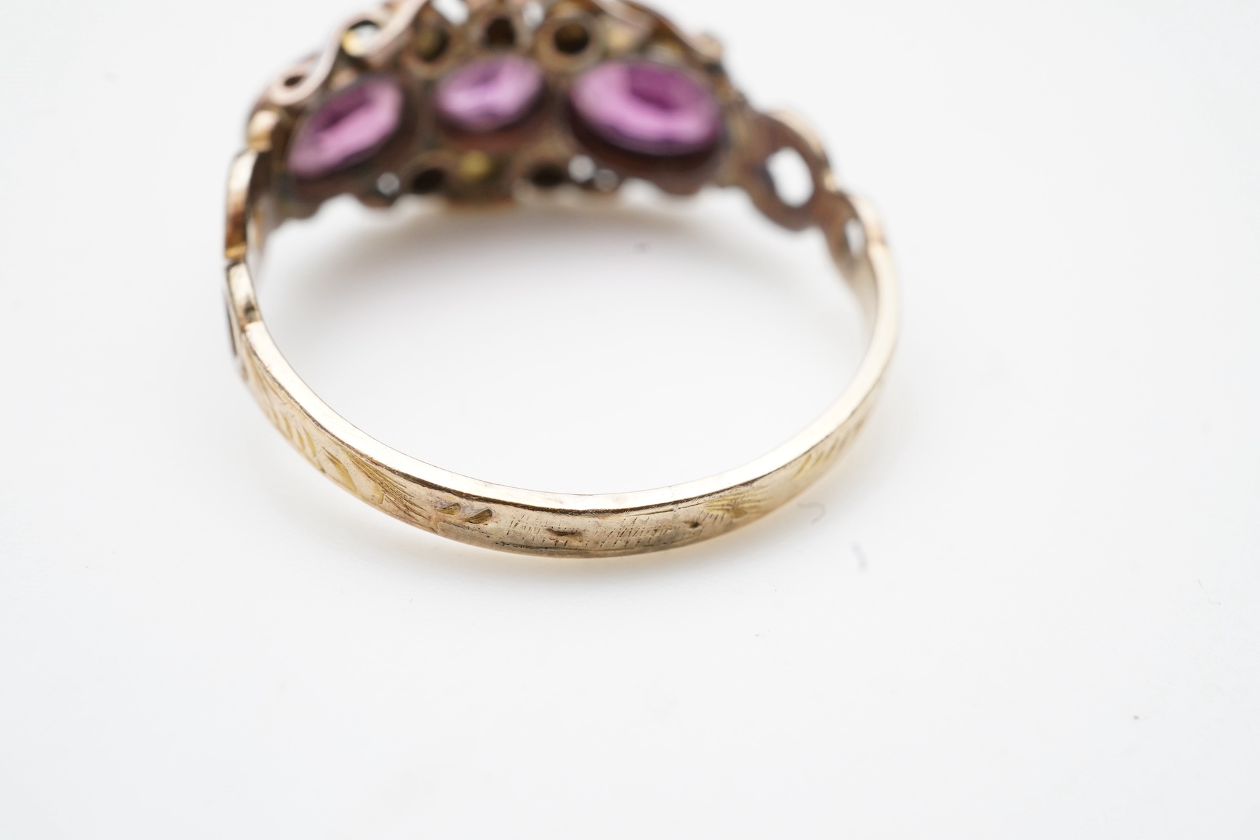 A Victorian garnet and seed pearl ring, mid 19th century